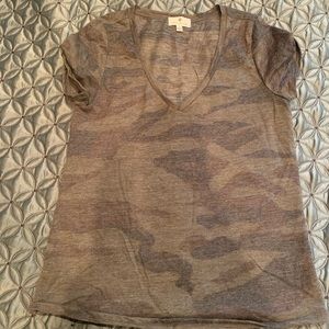 Socialite Tee Camo size small